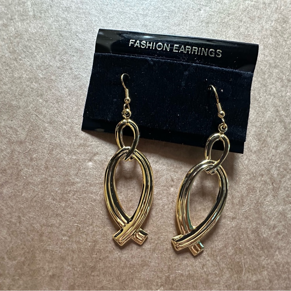 Vintage 80’s Elegant Gold Fashion Earrings